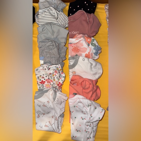 6-9 month Assorted Baby Girl Clothing Set - Picture 3 of 4